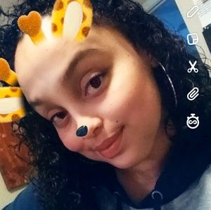 Meet your Posher, Magaly